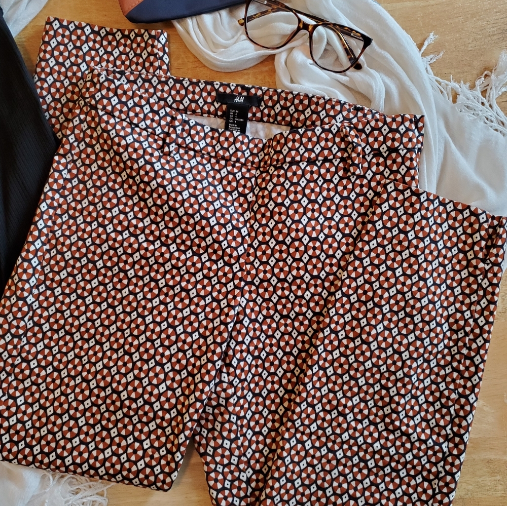 H&M Cropped Patterned Pants - Picture 2 of 12